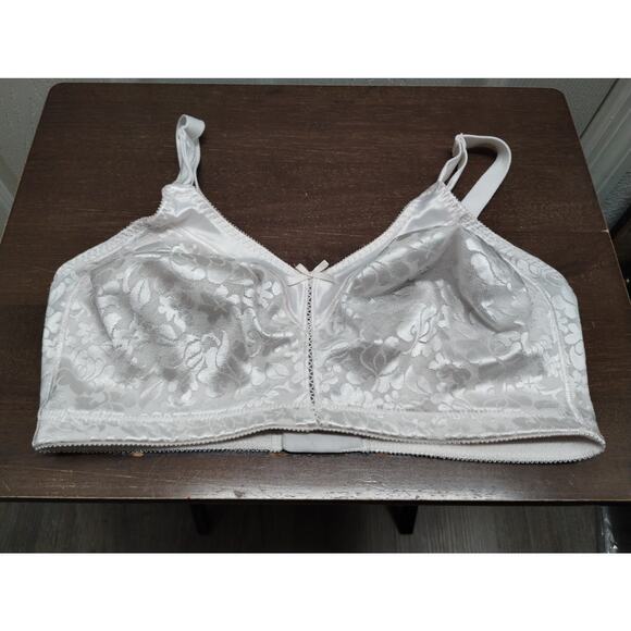 Bali 3372 Size 38DD White Satiny Double Support Spa Closure Lace Wireless Bra - Picture 2 of 5